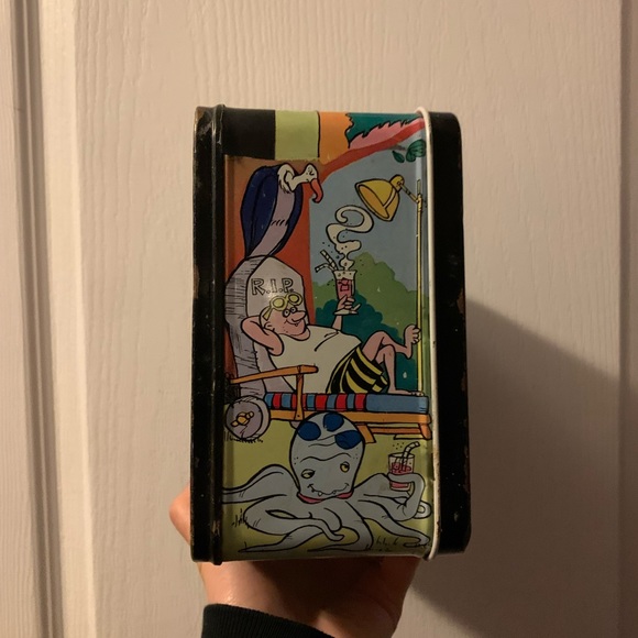 The Addams Family lunch box - Picture 2 of 6